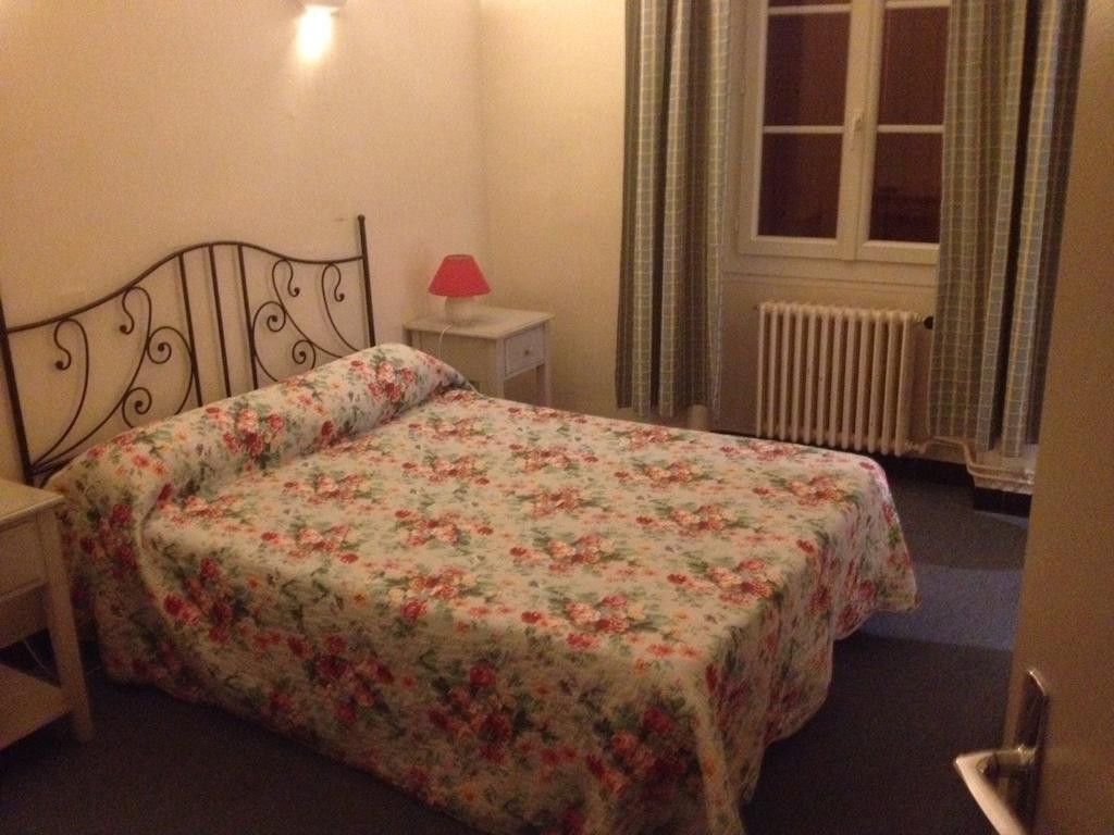 Hotel Restaurant Le Central Châteaurenard Kamer foto